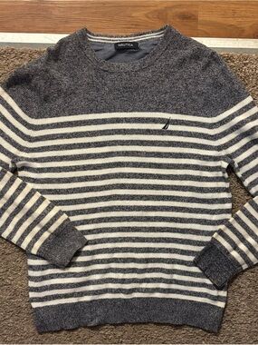 Nautica Men's Sm Gray and Cream Striped Crewneck Sweater Like New